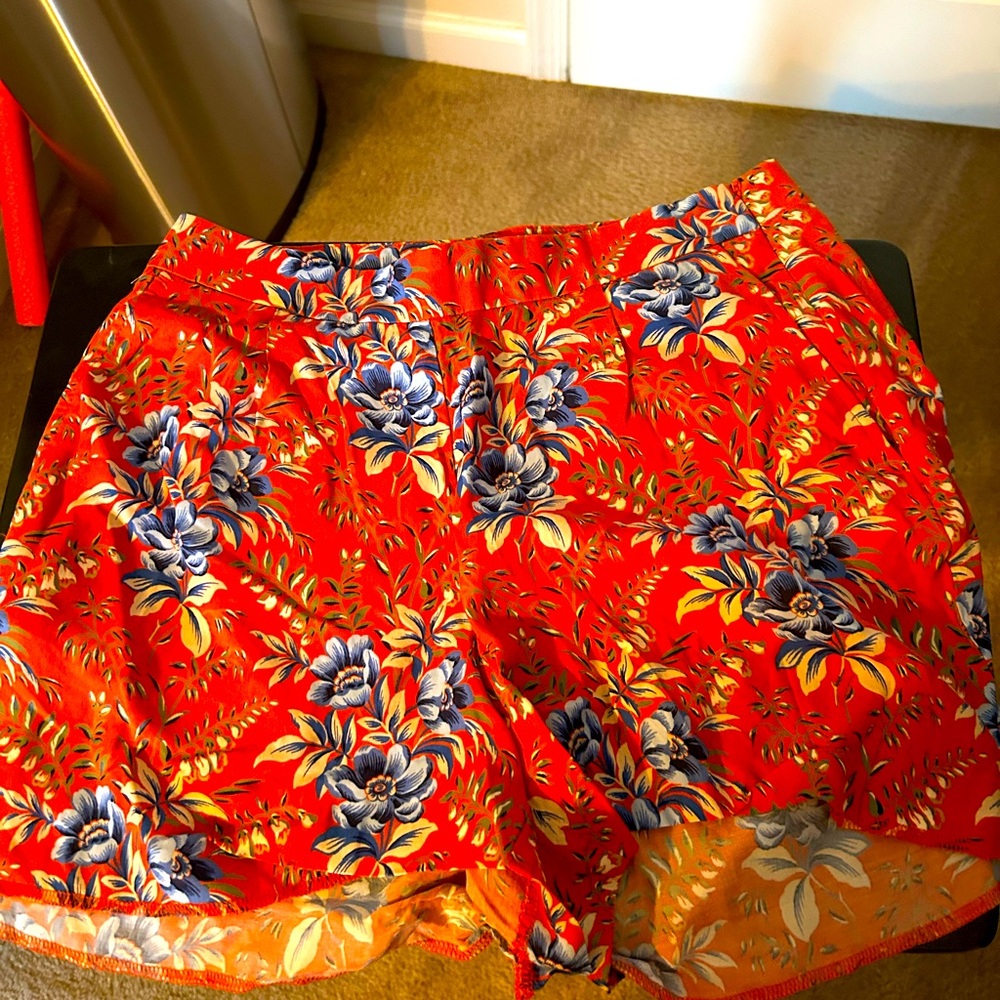 LOFT Red Floral High Waist Women's Shorts